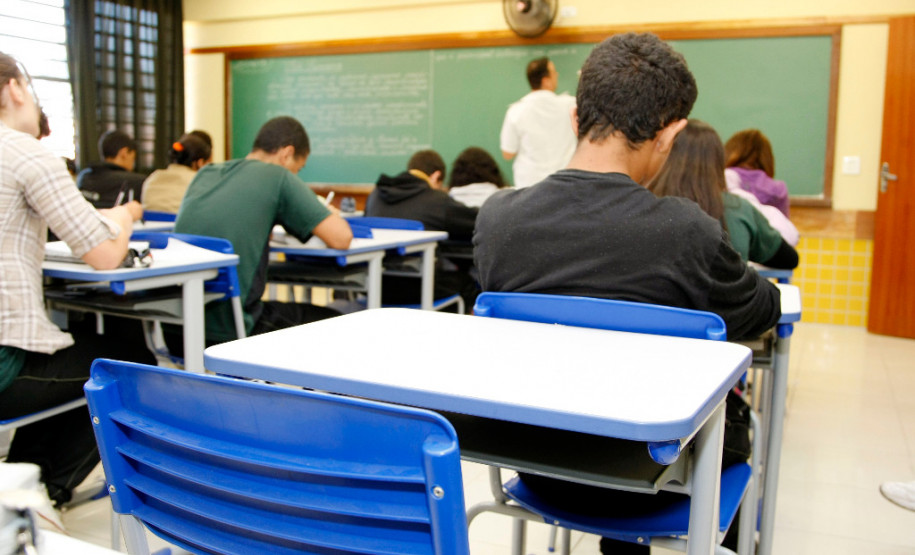 PSS para professores já registra quase 100 mil inscrições Profissionais atuarão nas escolas da rede pública estadual e em escolas de Educação Especial que celebraram termo de colaboração com a Secretaria da Educação.