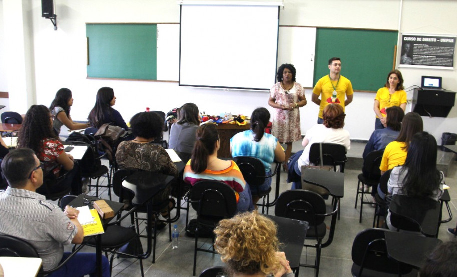 A Secretaria de Estado da Educação, por meio do Departamento da Diversidade (Dedi), promoveu em 2017 diversas ações para fortalecer políticas étnico-raciais na rede estadual de ensino. Entre as principais atividades desenvolvidas pelo departamento estão a formação continuada às equipes multidisciplinares das escolas, simpósios e ações de combate ao racismo e promoção de igualdade racial.