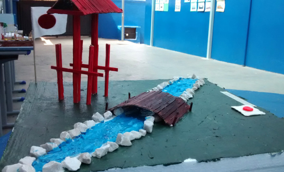 Trabalhos de estudantes do Colégio Estadual Nossa Senhora de Fátima.