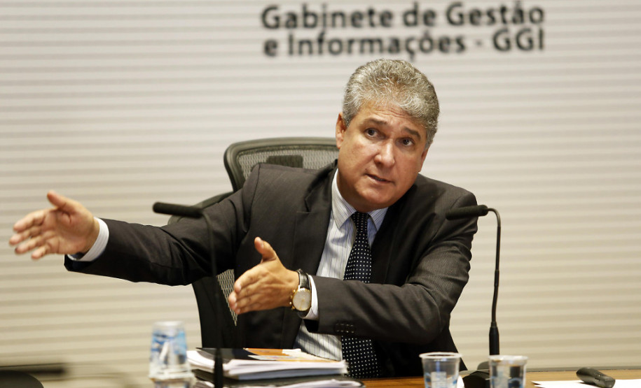 Balanço do exercício de 2017, publicado no Diário Oficial desta terça-feira (30), mostra que o Paraná destinou R$ 20,4 bilhões para as áreas de saúde, educação e segurança pública, o que representa um incremento de R$ 1,92 bilhão na comparação com o valor aplicado em 2016. Apesar do cenário econômico do país, o Estado encerrou 2017 com superávit orçamentário ajustado (resultado de receitas menos despesas) de R$ 1,97 bilhão.