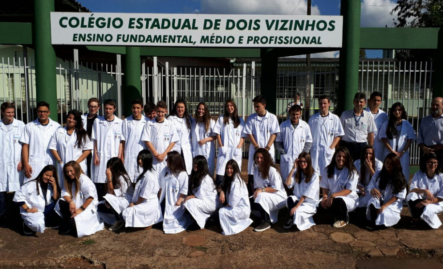 Alunos do MedioTec do Colégio Estadual Dois Vizinhos.