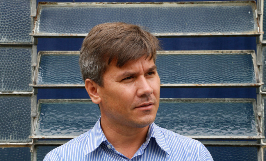 O diretor Celso Wesley Ribas disse que os alunos já estão acostumados com a nova rotina. “No início da transição para o turno único eles estranharam um pouco, mas agora eles já estão adaptados”, disse Ribas.<br />
<br />
“Ganham os alunos porque com o ensino integral eles têm uma gama maior de atividades. Ganham os pais porque sabem que os filhos estão recebendo uma educação de qualidade e, também, a escola porque está mais próxima da comunidade”, destacou o diretor.