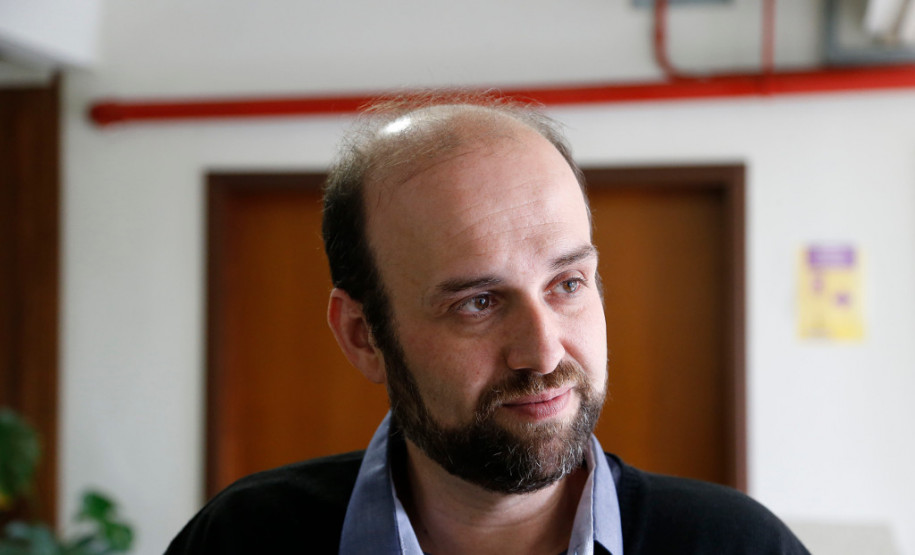 Para o chefe do Departamento de Educação Básica da Secretaria da Educação, Cassiano Ogliari, a educação em tempo integral no ensino médio tem como perspectiva ampliar e repensar a prática pedagógica. “O intuito é rever a organização do currículo no sentido de redesenhar o papel da instituição de ensino, expandindo as oportunidades de aprendizagem reconhecendo as identidades culturais, interesses, valores, anseios e aspirações desses alunos”, explicou.