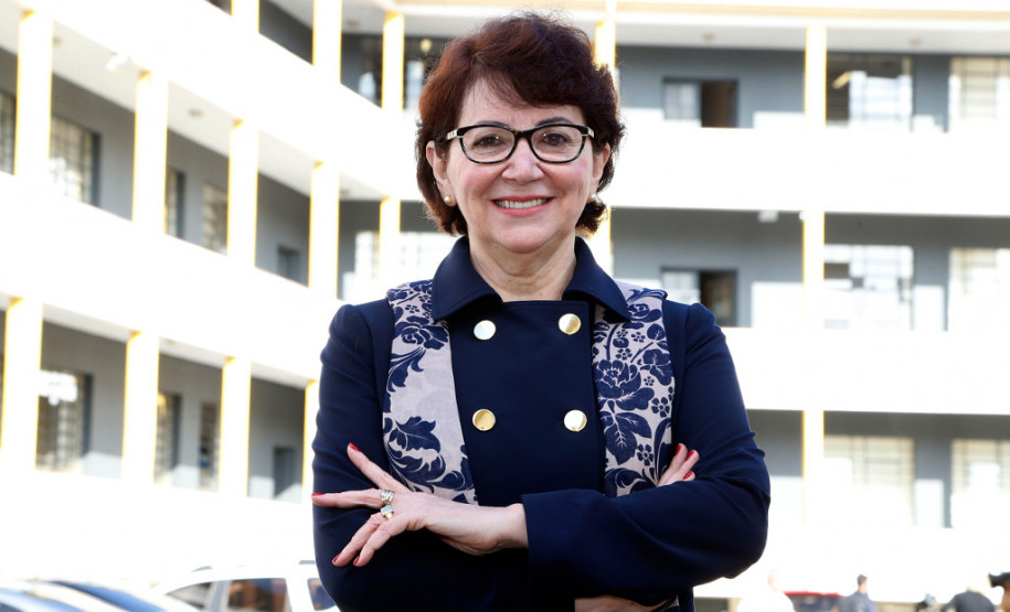 “A rede estadual de ensino está preparada para receber nossos alunos e garantir que tenham um ano letivo tranquilo dentro da normalidade”, disse a secretária estadual da Educação, professora Ana Seres. Segundo ela, as escolas estão passando por uma grande transformação com reformas, programas e projetos que darão aos gestores e professores todas as ferramentas necessárias para o bom trabalho e isso irá refletir no processo de ensino e aprendizagem.