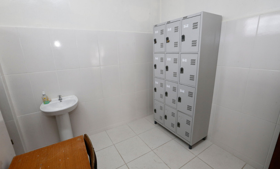 O ano de 2018 promete ser especial para as escolas estaduais do Paraná. O Governo do Estado investiu R$ 218 milhões em obras de infraestrutura em toda e rede de ensino. “São programas como o Escola 1.000, Renova Escola, Mãos Amigas e Reparo Rápido.