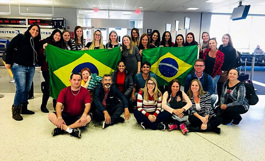 12 professores da rede estadual de ensino que lecionam a disciplina de Língua Inglesa participam de um intercâmbio de formação educacional e cultural, em Austin, no Texas (EUA). A formação iniciou no dia 10 de janeiro e encerra no dia 25 desse mês. O curso faz parte do Programa de Desenvolvimento Profissional para Professores de Língua Inglesa (PDPI), coordenado pela Comissão Fulbright, com apoio da Secretaria de Estado da Educação.