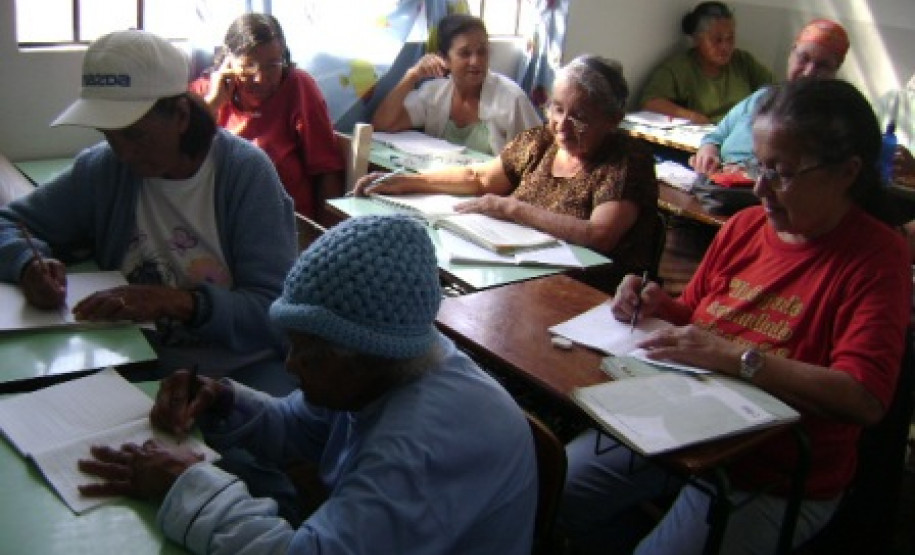 Secretaria de Estado da Educação investe em mais ações para alfabetização de jovens e adultos.