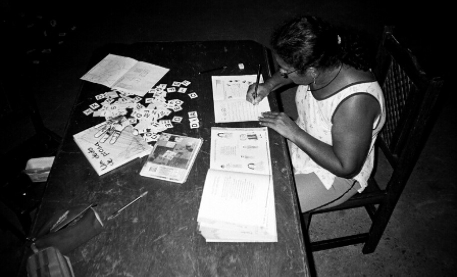 Secretaria de Estado da Educação investe em mais ações para alfabetização de jovens e adultos.