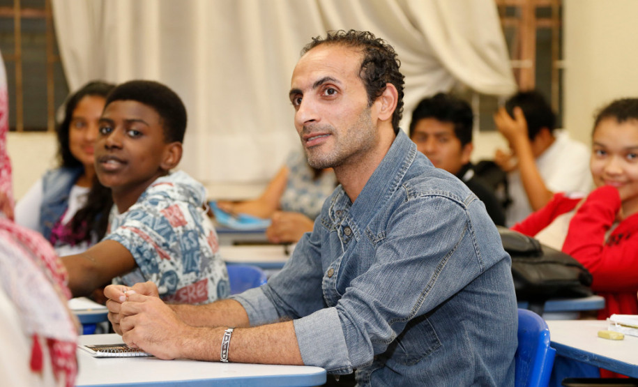Mohamed iniciou o curso na semana passada no Instituto de Educação do Paraná Erasmo Pilotto, em Curitiba, com oito estudantes da Nigéria, Argélia, Estados Unidos, Nicarágua, El Salvador, Egito, Peru e Haiti.