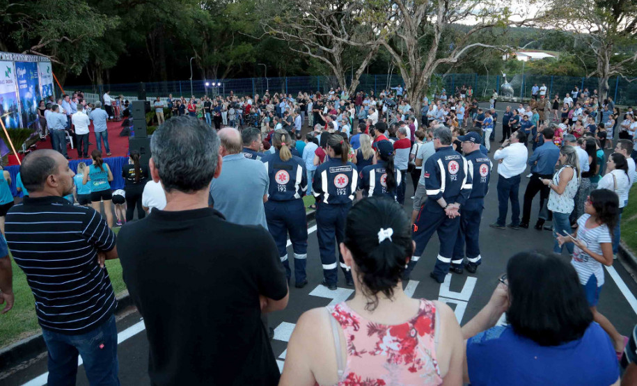 O governador Beto Richa autorizou nesta sexta-feira (02) a abertura do processo licitatório para a construção da Unidade Nova Bairro Fraron, escola que vai atender mais mil alunos de Pato Branco. A execução do projeto está prevista para começar no mês de abril com investimento de R$ 7,5 milhões de recursos da Secretaria de Estado de Educação.