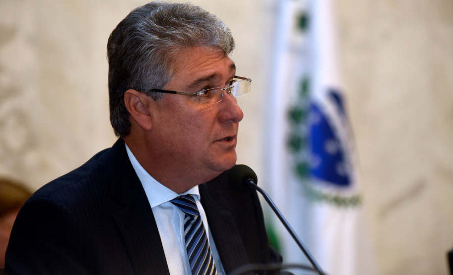 Na educação, os investimentos somaram R$ 10,87 bilhões e, em 2016, foram R$ 10 bilhões. O salto de um ano para o outro foi de 8,6%, ou de R$ 861 milhões. O governo aplicou 36,26% da receita líquida de impostos na área.