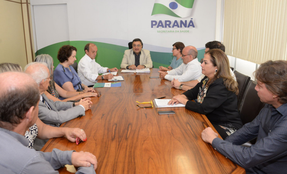 A nova proposta foi redigida pelo Centro Estadual de Vigilância Sanitária, em parceria com a Secretaria de Estado da Educação, Instituto Paranaense de Desenvolvimento Educacional (Fundepar), Secretaria Municipal de Saúde de Curitiba, Conselho Estadual de Educação e o Sindicato dos Estabelecimentos Particulares do Ensino do Paraná.