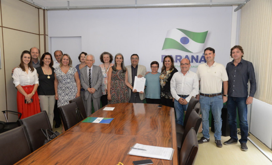 A nova proposta foi redigida pelo Centro Estadual de Vigilância Sanitária, em parceria com a Secretaria de Estado da Educação, Instituto Paranaense de Desenvolvimento Educacional (Fundepar), Secretaria Municipal de Saúde de Curitiba, Conselho Estadual de Educação e o Sindicato dos Estabelecimentos Particulares do Ensino do Paraná.