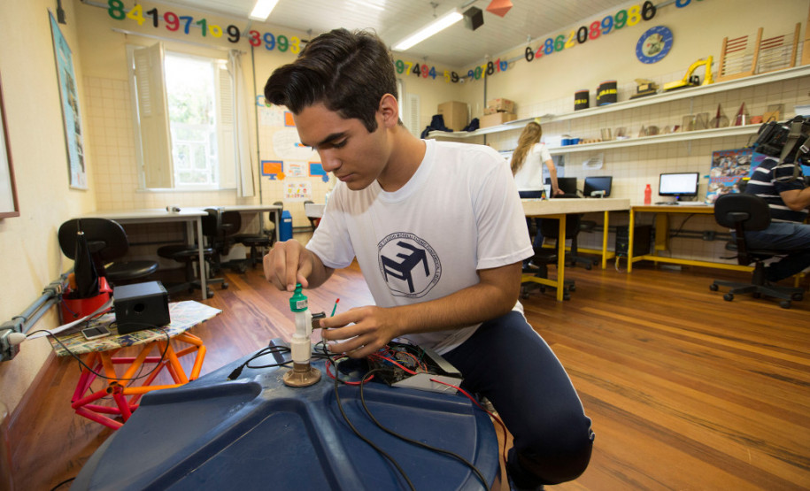 Para fazer a pesquisa e elaborar o projeto, os alunos dedicaram cerca de cinco horas por dia durante oito meses. Segundo o aluno Giordan Trajano Barbosa, 16 anos, do 3° ano do ensino médio, o projeto pode trazer vários benefícios ao planeta.