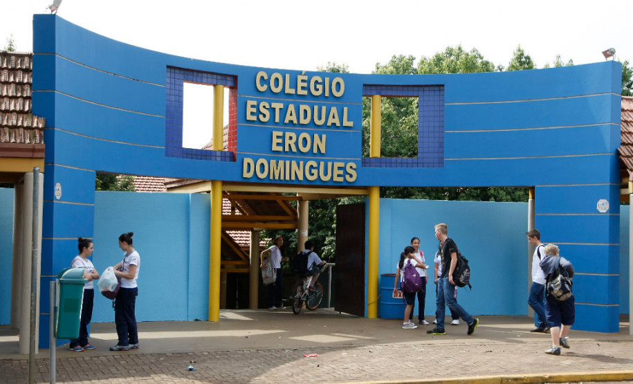O Colégio Estadual Eron Domingues, em Marechal Cândido Rondon (no Oeste do Estado), completou no dia 4 desse mês seis décadas de existência. Para celebrar a data, foram feitas homenagens a ex-diretores, ex-colaboradores e à participação da comunidade na construção da história da escola. Foto de arquivo.