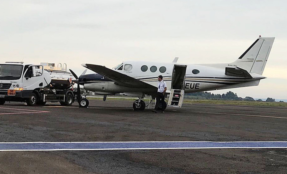 Financiado por empresários da região, o projeto Voar mais Alto existe há seis anos e premia os melhores estudantes da Escola Estadual Carmela Bortot com voos panorâmicos na região de Pato Branco. Já o Voar Mais Longe, que existe há cinco anos, traz os alunos até Curitiba para um dia inteiro de visitas turísticas.