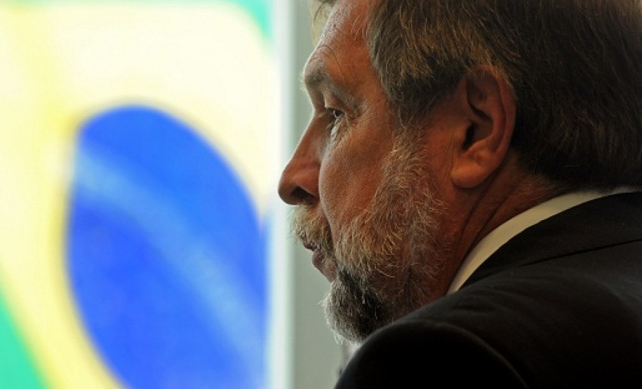 O vice-governador e secretário de educação, Flávio Arns, destacou outras medidas já implantadas pelo Governo do Estado na área da educação. “Já contratamos mais de 17 mil profissionais da educação, ampliamos a verba para o transporte e para a merenda escolar, que hoje chega a R$ 100 milhões”, disse.