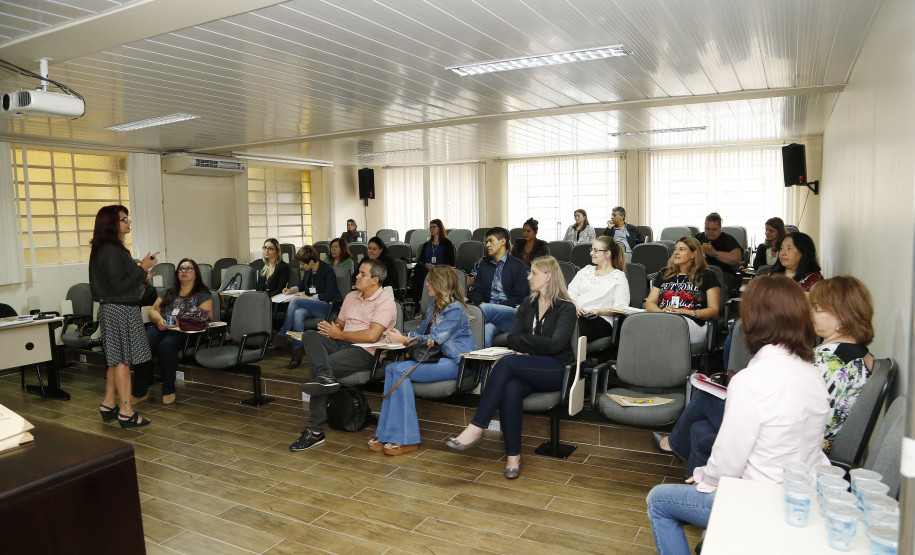 Secretaria Estadual de Educação do Paraná; Auditório da SEED, novos ouvidores da Secretaria de Educação participam de reunião. 22-03-18. Foto: Hedeson Alves