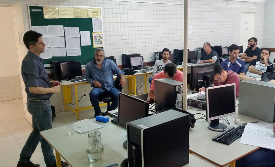 Participaram cerca de 66 técnicos de suporte das Coordenações Regionais de Tecnologias Educacionais, setor do NRE responsável por prestar apoio às escolas da rede estadual no uso de tecnologia no trabalho pedagógico e administrativo.