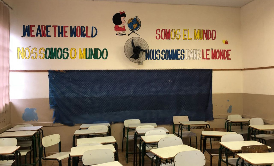 Salas de aula ambiente são organizadas pelos professores conforme os conteúdos são trabalhados. Iniciativa diversifica rotina de nove horas diárias de estudo.