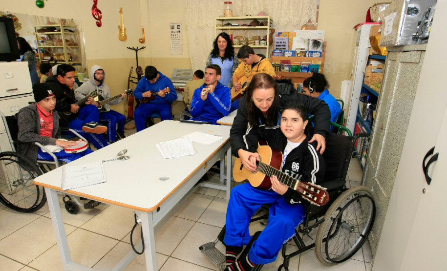 Atividades em uma Sala de Recursos Multifuncionais. Imagem de arquivo.