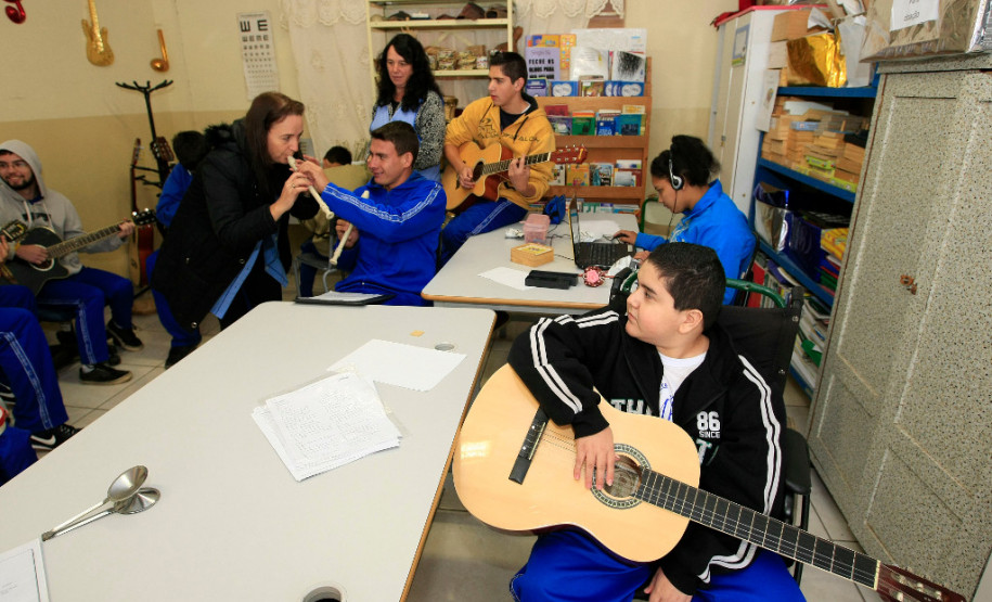 Atividades em uma Sala de Recursos Multifuncionais. Imagem de arquivo.