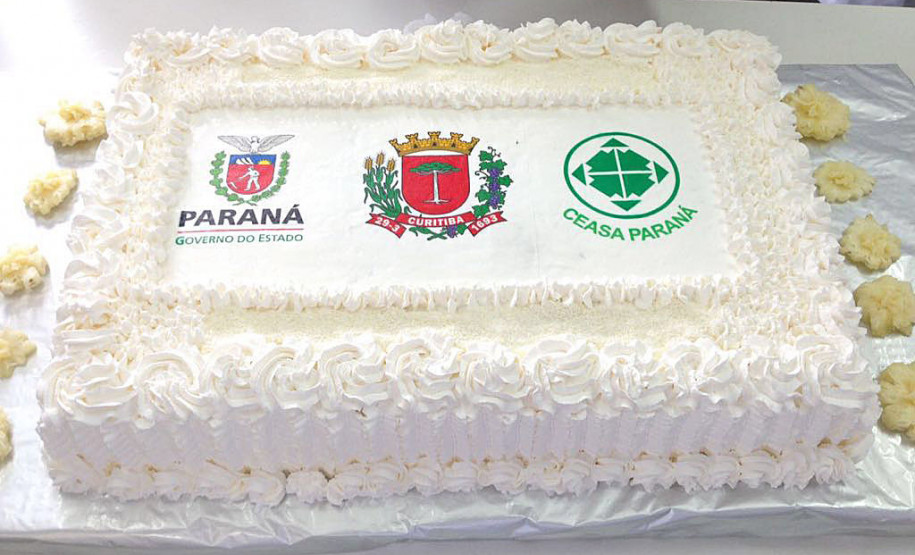 Parceria com profissionais e empresas que promovem palestras, oficinas, seminários e cursos de extensão que complementam a formação.