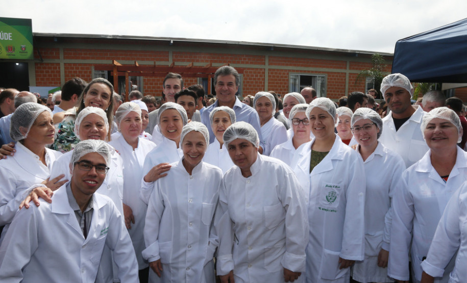O governador Beto Richa com alunos do curso técnico em Nutrição e Dietética .Curitiba,29/03/2018Foto: Orlando Kissner / ANPr