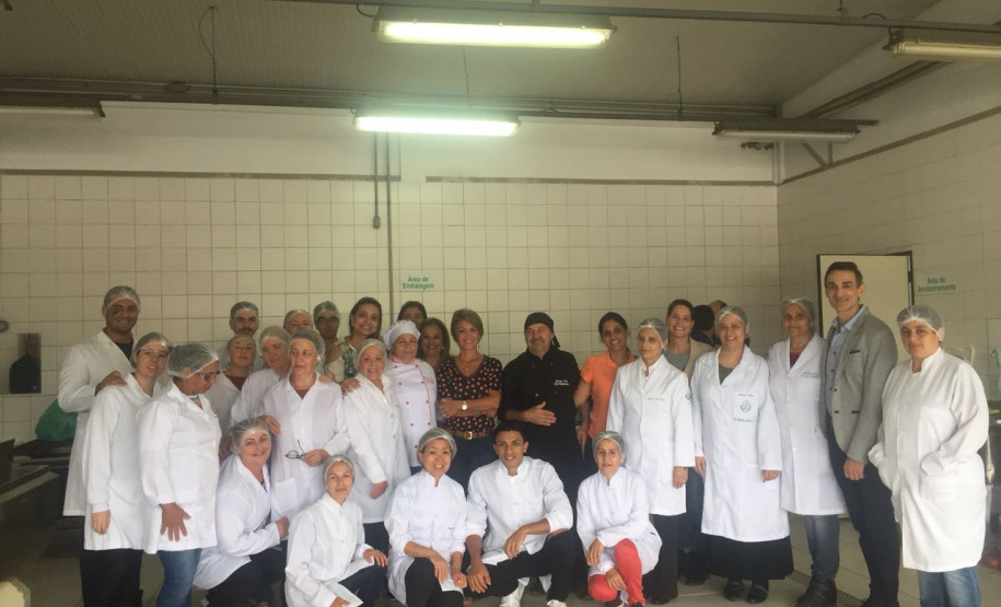 Parceria com profissionais e empresas que promovem palestras, oficinas, seminários e cursos de extensão que complementam a formação.