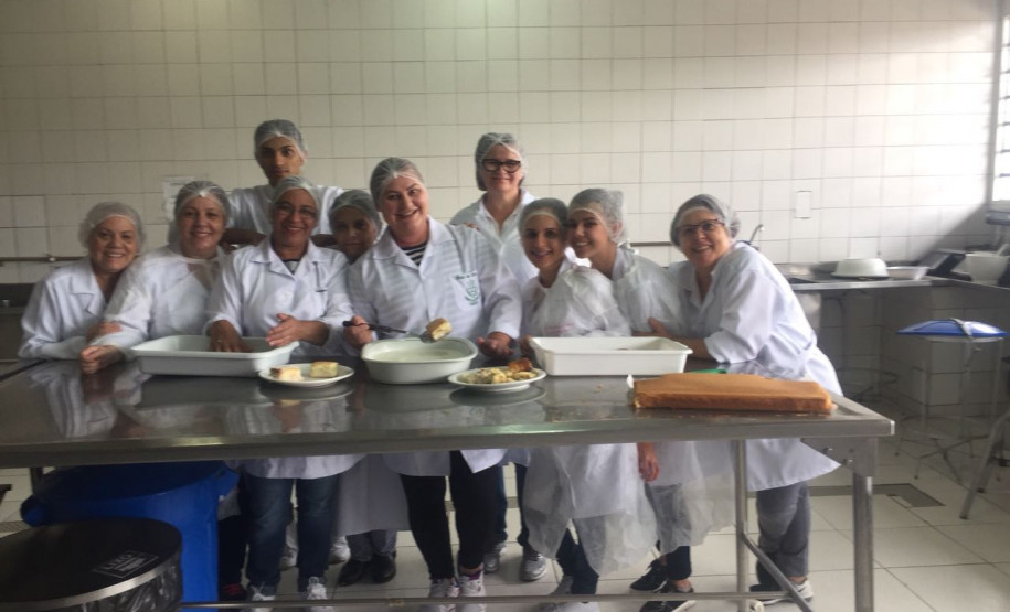 Parceria com profissionais e empresas que promovem palestras, oficinas, seminários e cursos de extensão que complementam a formação.