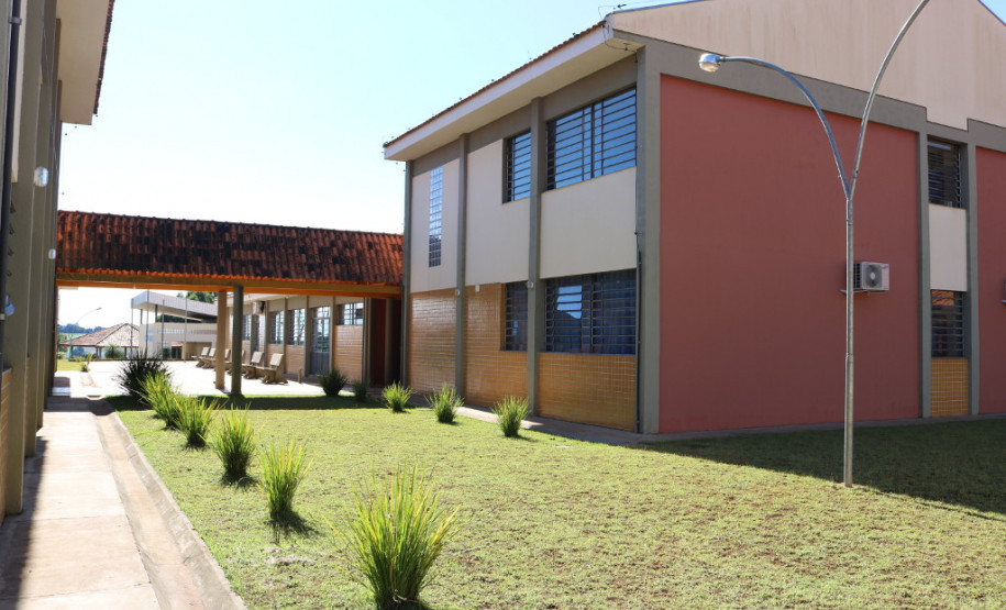 O CEEP de Manoel Ribas foi inaugurado no ano passado, com a proposta de ofertar educação profissionalizante para alunos da cidade, de municípios do entorno e das 71 comunidades indígenas da região.