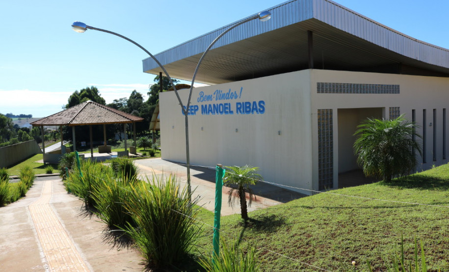 O CEEP de Manoel Ribas foi inaugurado no ano passado, com a proposta de ofertar educação profissionalizante para alunos da cidade, de municípios do entorno e das 71 comunidades indígenas da região.