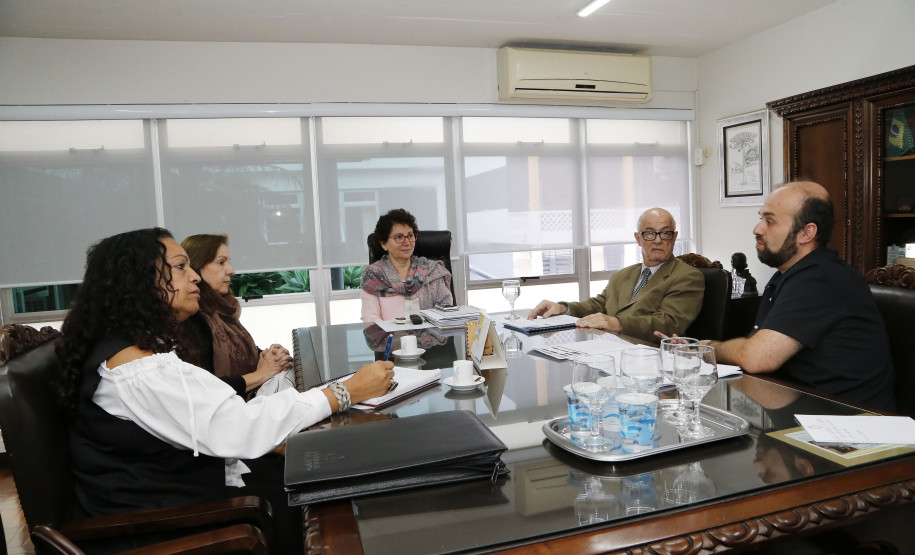 Secretaria Estadual de Educação do Paraná; Reunião no gabinete da secretária Ana Seres Trento Comin sobre o Plano Nacional Curricular da Educação Base. 02-04-18. Foto: Hedeson Alves