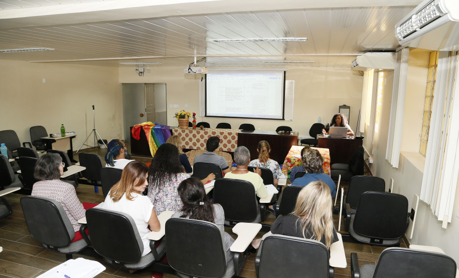Secretaria Estadual de Educação do Paraná; Funcionários da SEED participam da Semana Pedagócica no auditório, Departamento de diversidade. 06-04-18. Foto: Hedeson Alves