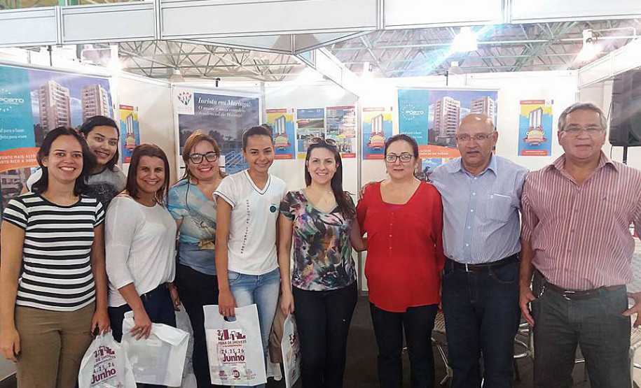 A região do Rio Paraná, conhecida como “Litoral Doce” do Estado, tem atraído muitos veranistas e com eles condomínios residenciais e lojas de decoração. A demanda por profissionais para atuarem na decoração destas novas casas e nas lojas que se instalaram atraídas pelo fluxo de turistas fez com que o Centro Educacional de Educação Profissional Dr Marins Alves de Camargo, de Paranavaí, passasse a oferecer um curso técnico em design de interiores.