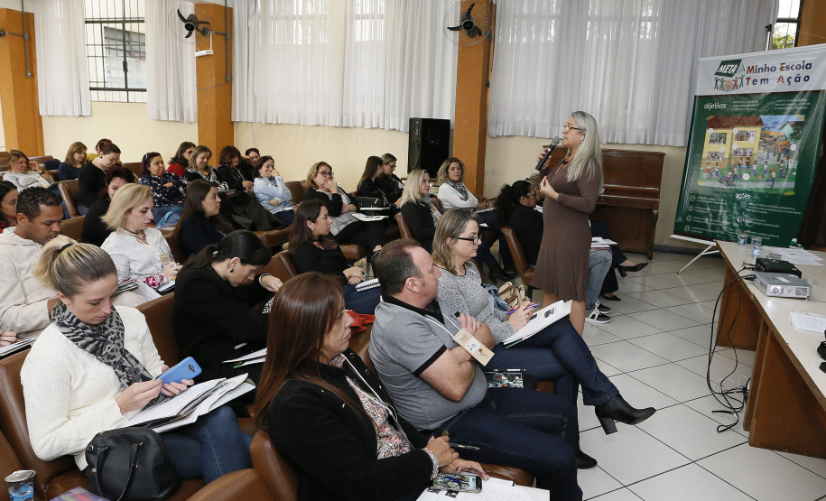 Secretaria Estadual de Educação do Paraná; Caminhos Pedagógicos em Foco no auditório do Colégio Estadual Pedro Macedo, palestras para os pedagogos dos núcleos de educação. 17-04-18. Foto: Hedeson Alves