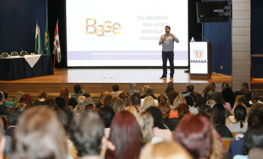 Secretaria Estadual de Educação do Paraná; Semana Pedagógica no auditório da Assossiação Médca do Paraná com a presença da Secretária Lucia Lopez. 20-04-18. Foto: Hedeson Alves