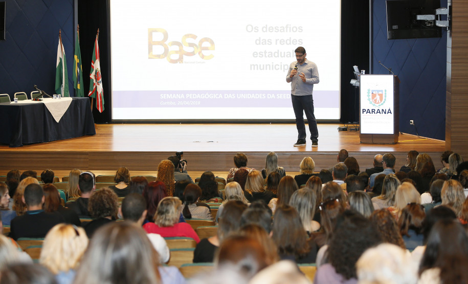 Secretaria Estadual de Educação do Paraná; Semana Pedagógica no auditório da Assossiação Médca do Paraná com a presença da Secretária Lucia Lopez. 20-04-18. Foto: Hedeson Alves