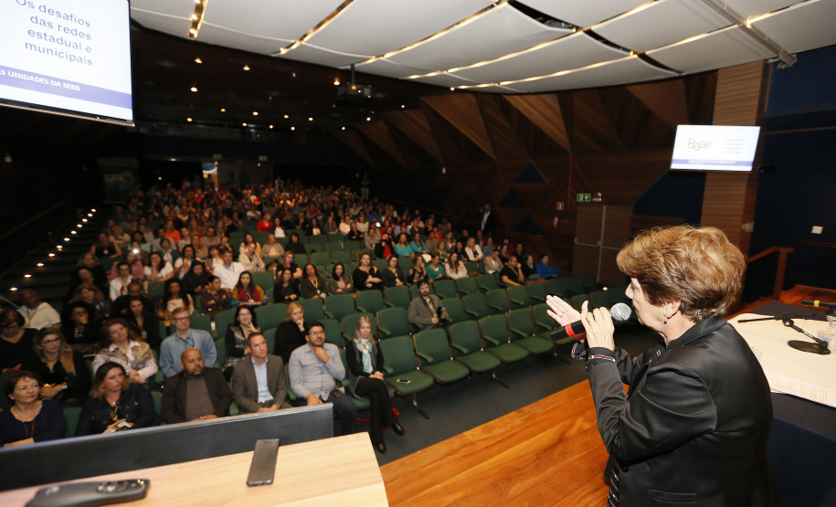 Secretaria Estadual de Educação do Paraná; Semana Pedagógica no auditório da Assossiação Médca do Paraná com a presença da Secretária Lucia Lopez. 20-04-18. Foto: Hedeson Alves