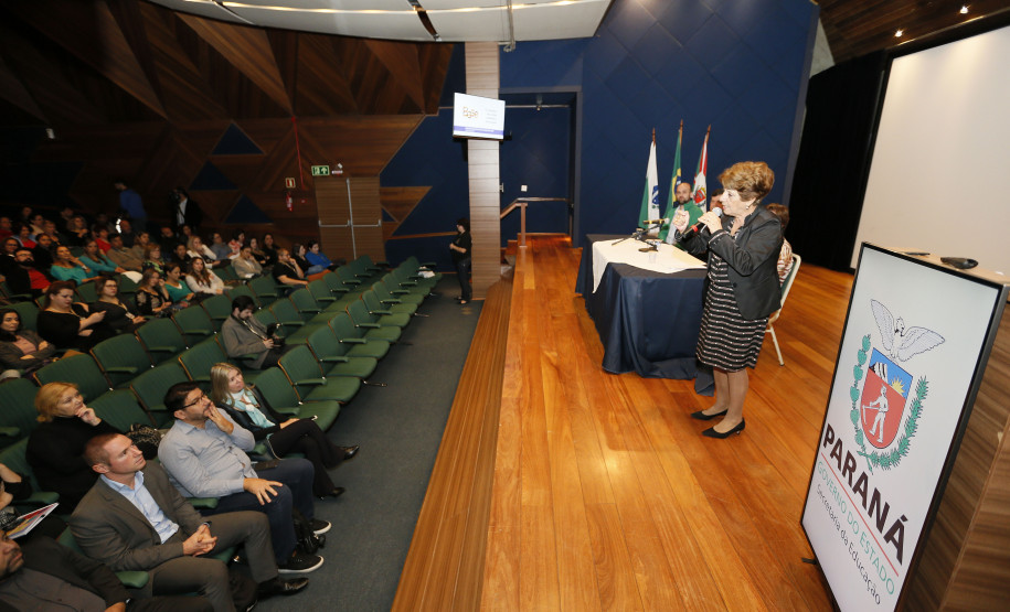 Secretaria Estadual de Educação do Paraná; Semana Pedagógica no auditório da Assossiação Médca do Paraná com a presença da Secretária Lucia Lopez. 20-04-18. Foto: Hedeson Alves
