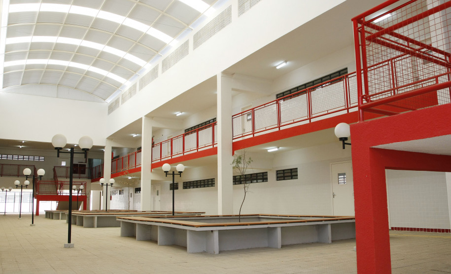Secretaria de Estado da Educação do Paraná, CEEP de Almirante Tamandaré pronto para inicio das aulas. 26-01-15. Foto: Hedeson Alves