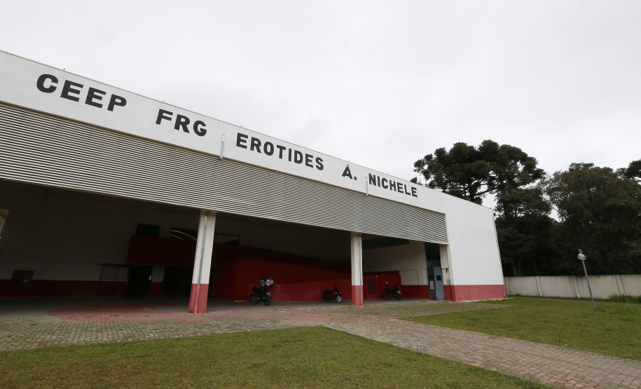 Secretaria Estadual de Educação do Paraná; CEEP Erotides A.Nichele em Fazenda Rio Grande que oferta cursos técnico. 16-04-18. Foto: Hedeson Alves
