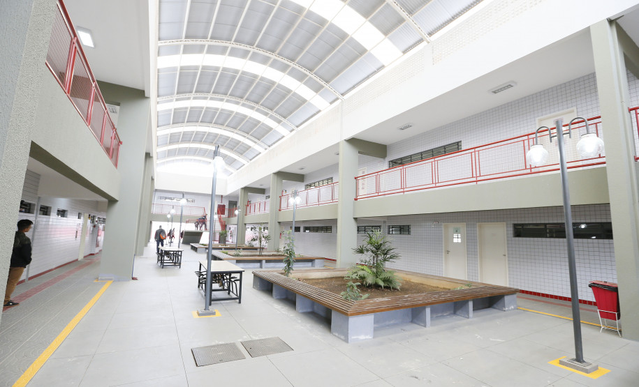 Secretaria Estadual de Educação do Paraná; CEEP Erotides A.Nichele em Fazenda Rio Grande que oferta cursos técnico. 16-04-18. Foto: Hedeson Alves