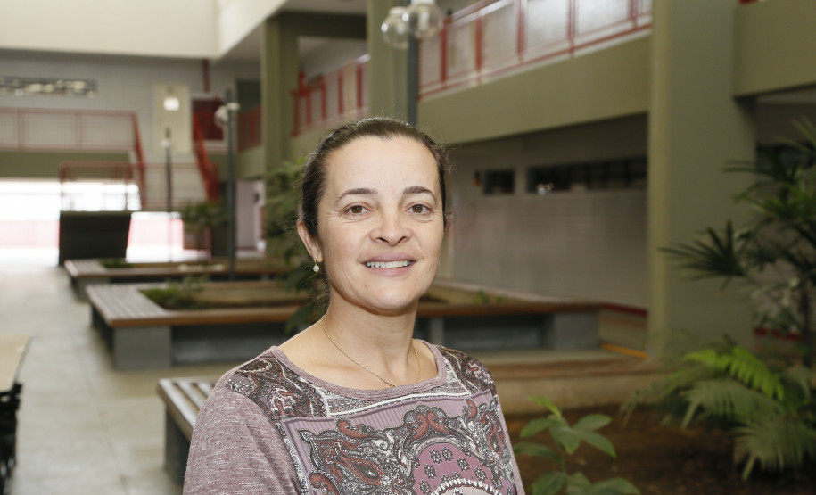 Secretaria Estadual de Educação do Paraná; CEEP Erotides A.Nichele em Fazenda Rio Grande que oferta cursos técnico, na foto a diretora Mirian Lucia Santos Mauren. 16-04-18. Foto: Hedeson Alves
