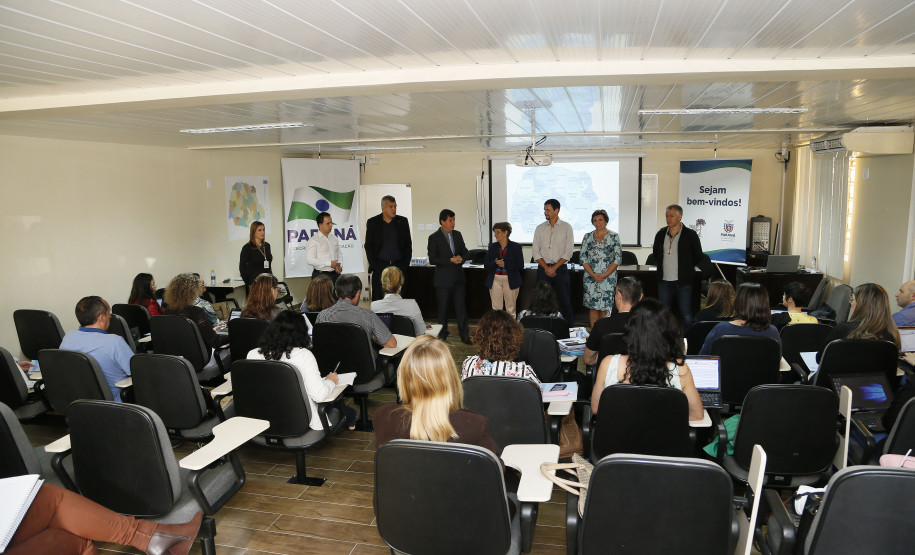 Secretaria Estadual de Educação do Paraná; Reunião com representantes do MEC no auditório da SEED com a participação da Secretária Lucia Cortez. 24-04-18. Foto: Hedeson Alves