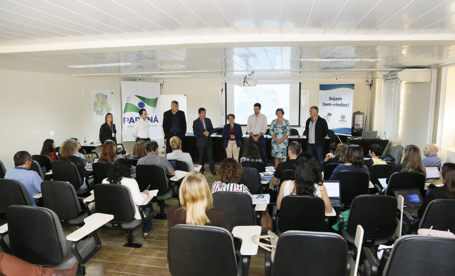Secretaria Estadual de Educação do Paraná; Reunião com representantes do MEC no auditório da SEED com a participação da Secretária Lucia Cortez. 24-04-18. Foto: Hedeson Alves