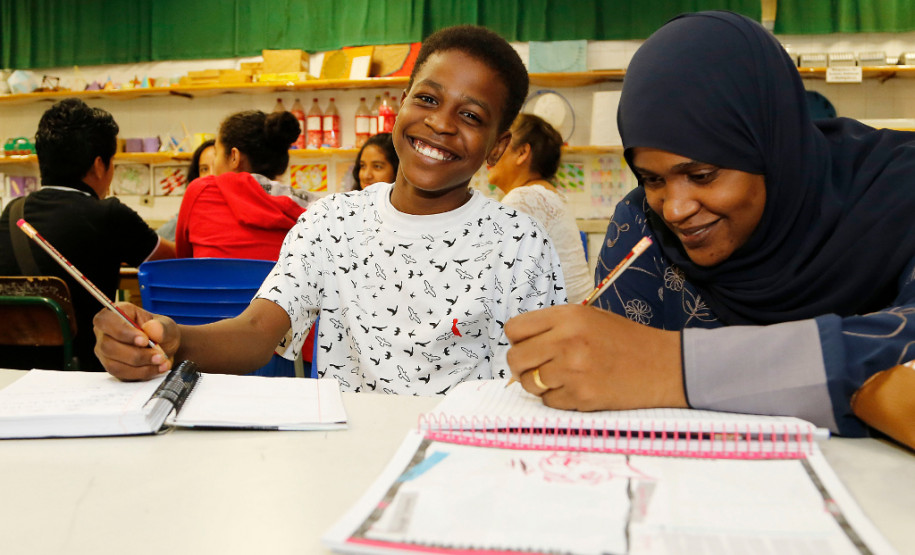 Turma do curso de Português para Falantes de Outras Línguas (PFOL), no Celem do Instituto de Educação do Paraná Professor Erasmo Pilotto.