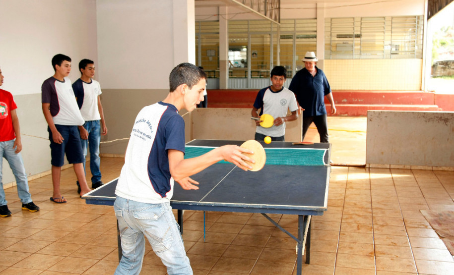 A governadora Cida Borghetti autorizou nesta quarta-feira (25) a liberação de R$ 1,8 milhão para custear a educação de estudantes que vivem nos acampamentos do Movimento dos Trabalhadores Rurais Sem Terra (MST) do Paraná. <br />
<br />
Na imagem, alunos do Colégio Estadual do Campo Ireno Alves dos Santos, no Assentamento Ireno Alves dos Santos, em Rio Bonito do Iguaçu. Foto de arquivo.