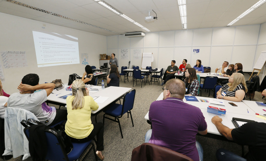 Secretaria Estadual de Educação do Paraná; Curso de empreendedorismo no SEBRAE para professores e técnicos dos núcleos regionais de educação. 24-04-18. Foto: Hedeson Alves