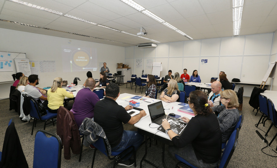 Secretaria Estadual de Educação do Paraná; Curso de empreendedorismo no SEBRAE para professores e técnicos dos núcleos regionais de educação. 24-04-18. Foto: Hedeson Alves